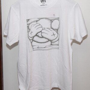 NEW NWT Uniqlo X Kaws Companion Crying Tee